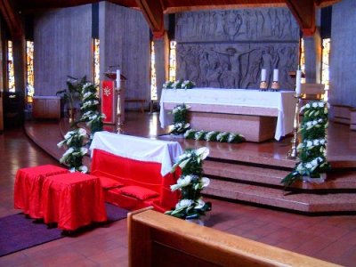 Addobbo per un matrimonio in chiesa.